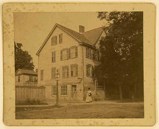 Photograph of Old Corner House, home of the Palmer family, Stonington, Connecticut (Hunterian Gallery, Glasgow)